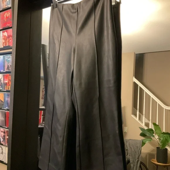 (Lori) Banana Republic Elegant Black Faux Leather Women’s Pants Sz 8 - Picture 2 of 10